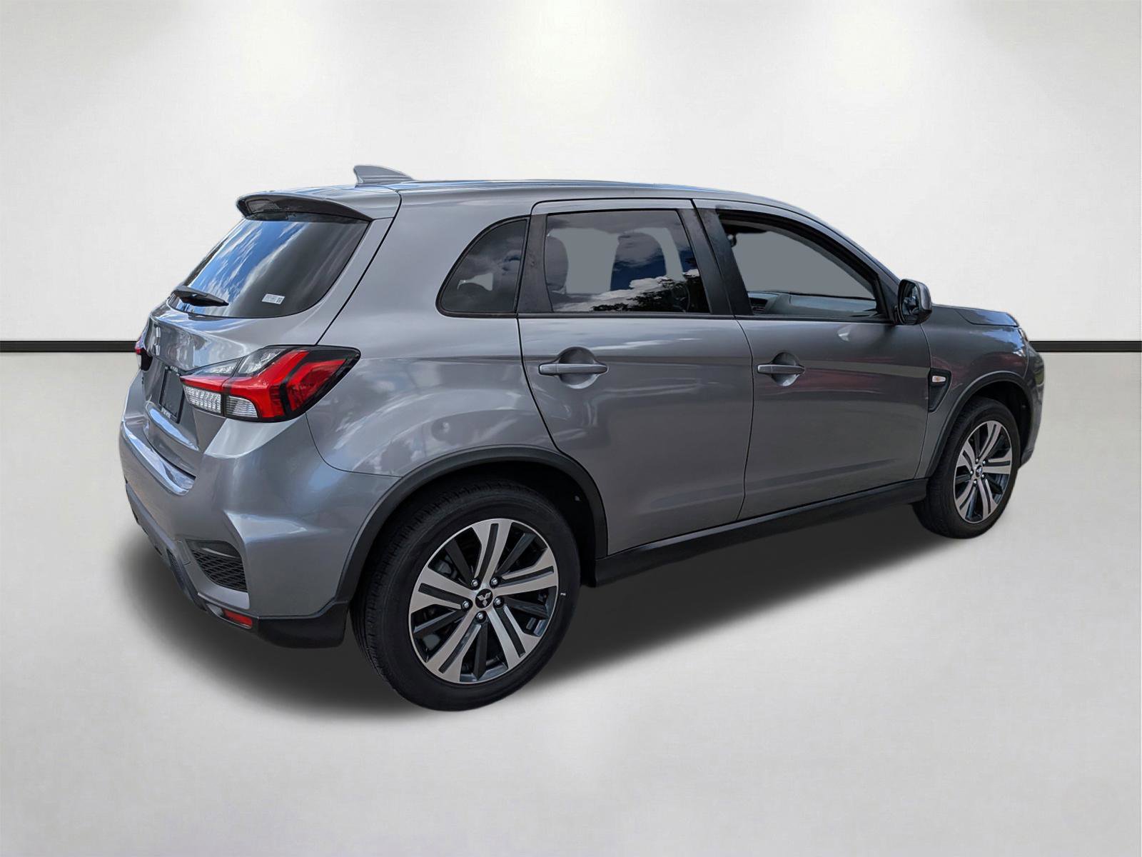 Used 2021 Mitsubishi Outlander Sport LE image 4
