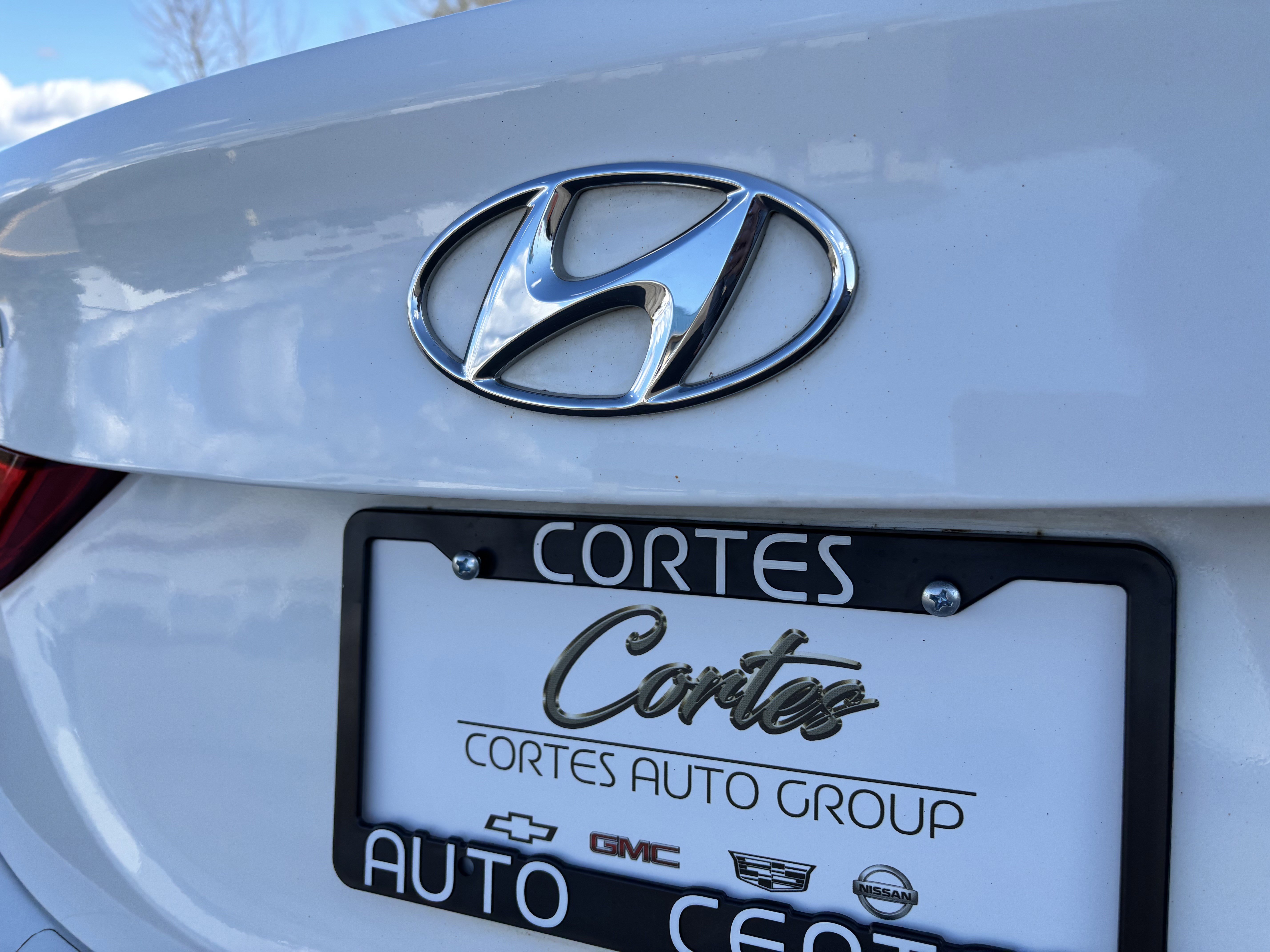 Used 2013 Hyundai Elantra GLS w/ Preferred Pkg FWD image 9