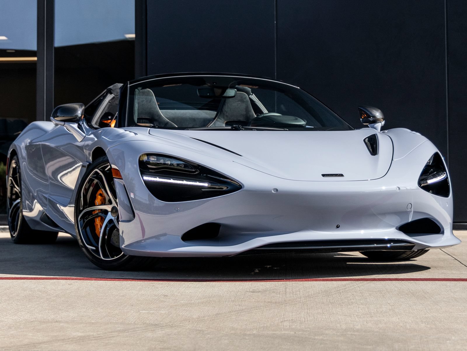 Used 2026 McLaren 750S Spider RWD image 3