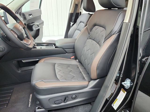 New 2026 Nissan Pathfinder Platinum image 19