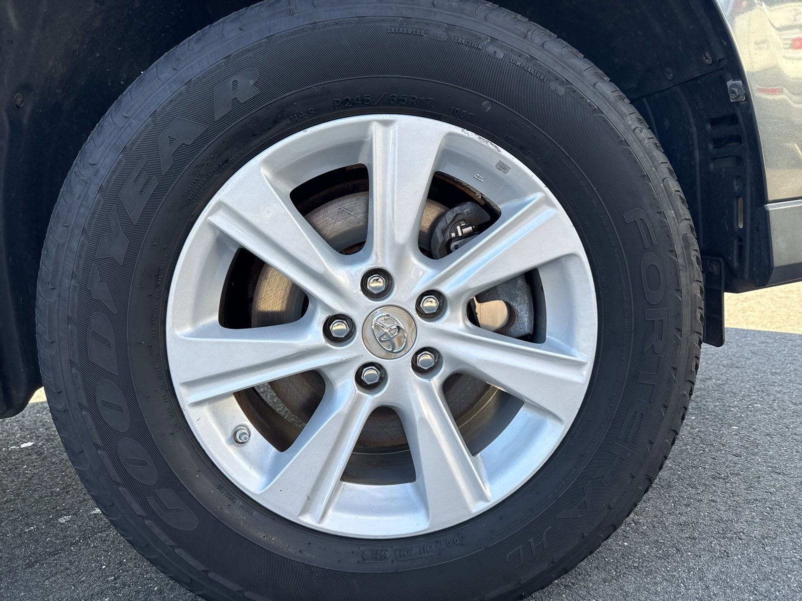 Used 2012 Toyota Highlander SE image 9