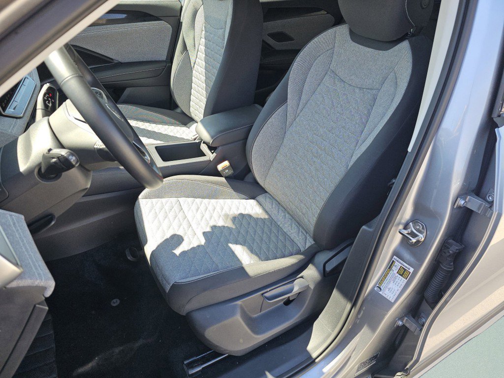 Used 2025 Volkswagen Tiguan S AWD/4WD image 6