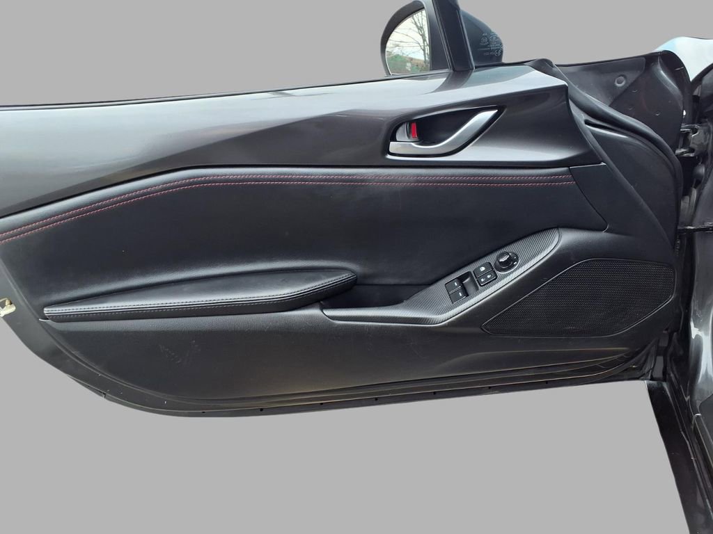 Used 2019 MAZDA MX-5 Miata Club image 17