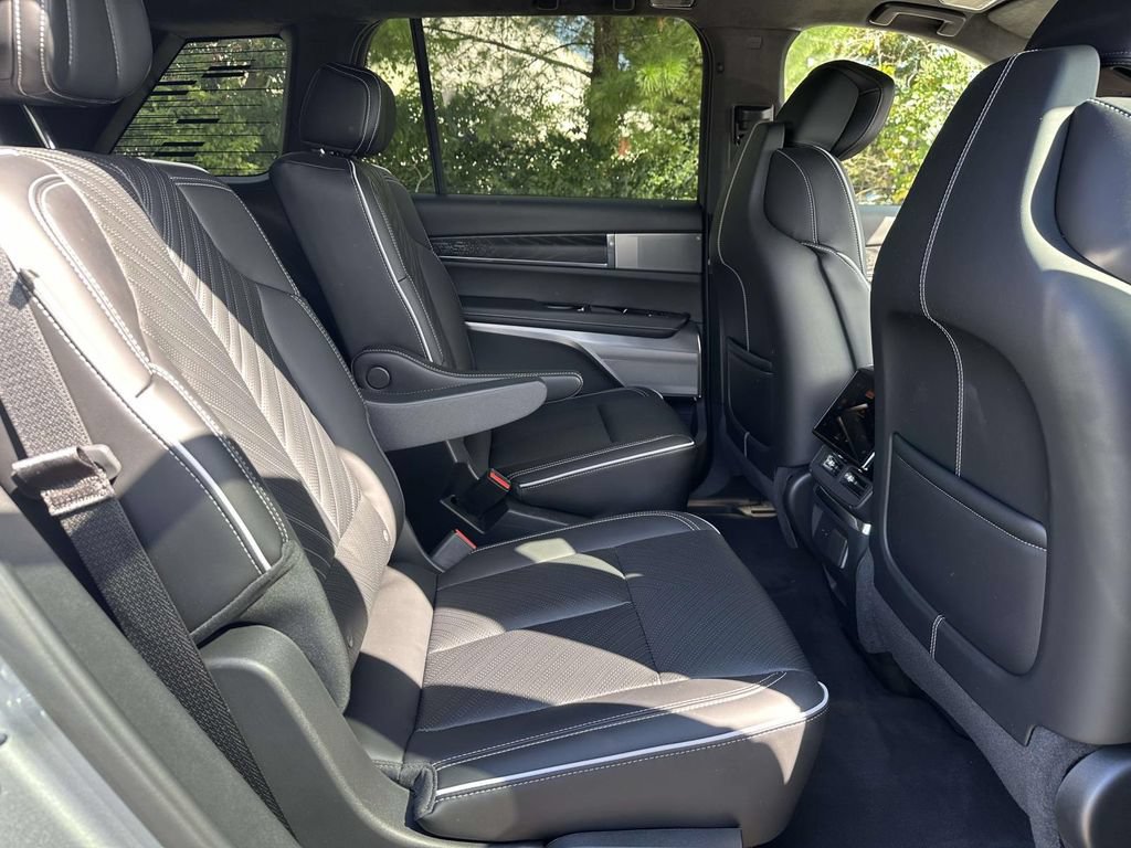 Certified 2026 Cadillac Vistiq Platinum w/ LPO, Floor Liner Package AWD/4WD image 11