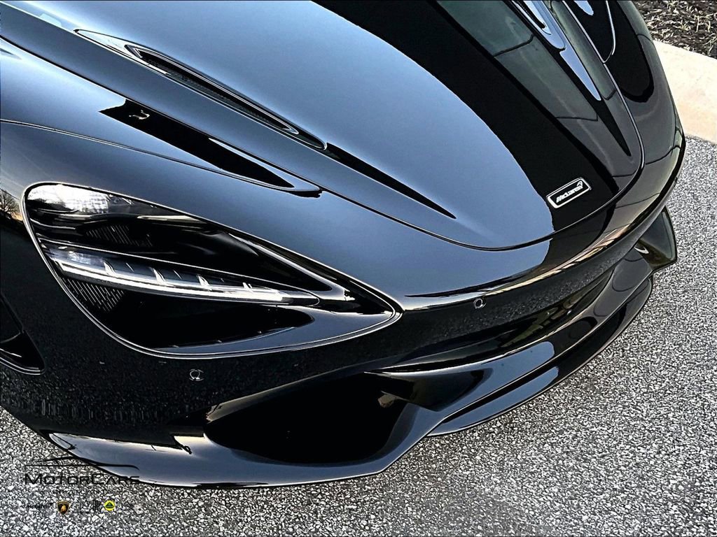 Used 2026 McLaren 750S Spider image 24