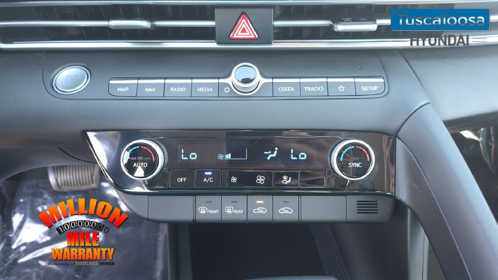 Used 2024 Hyundai Elantra SEL FWD image 21
