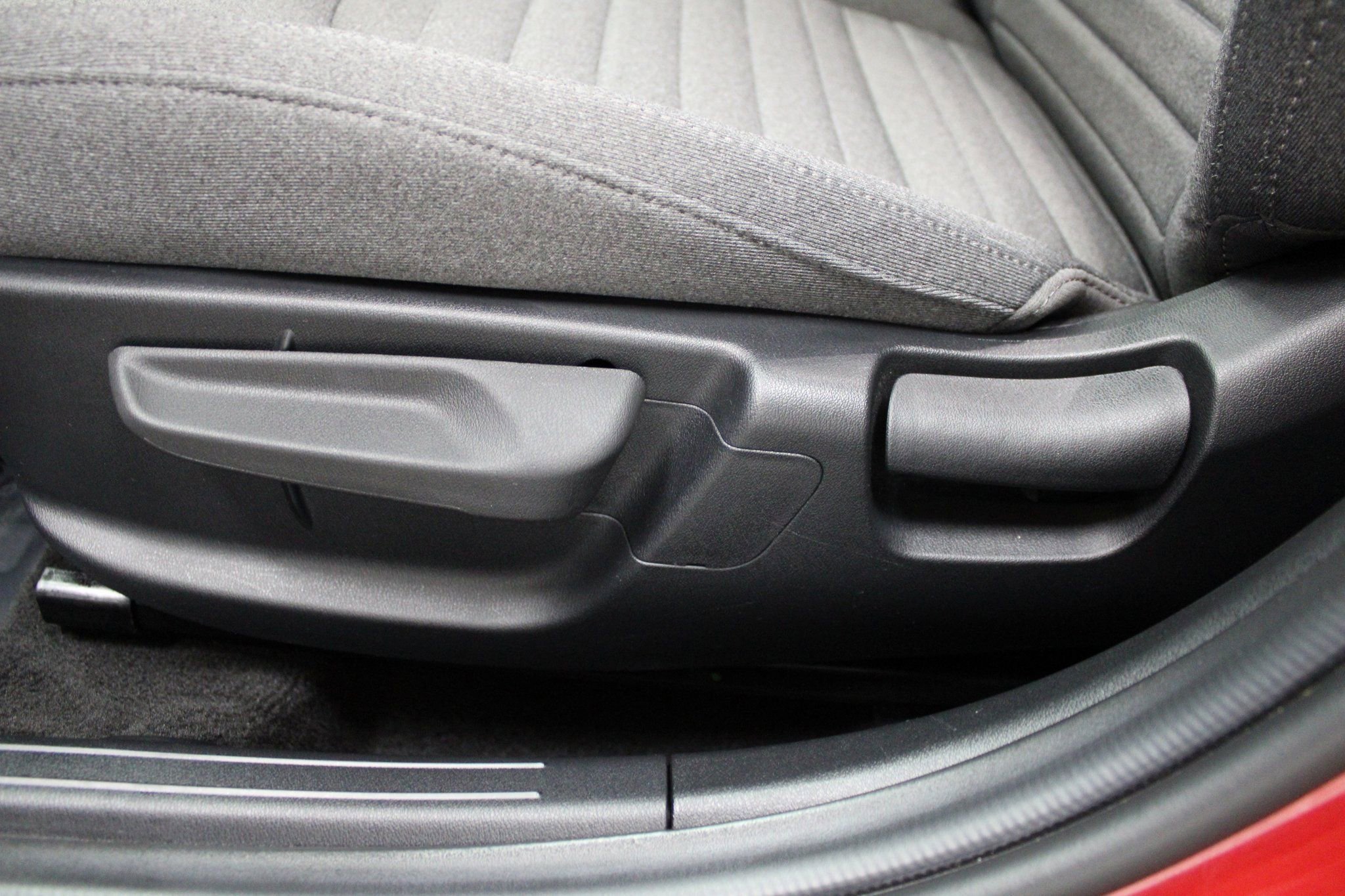 Used 2025 Kia K4 EX image 13