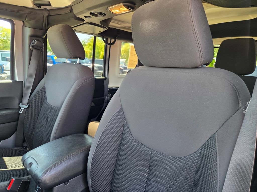Used 2017 Jeep Wrangler Unlimited Sport AWD/4WD image 15
