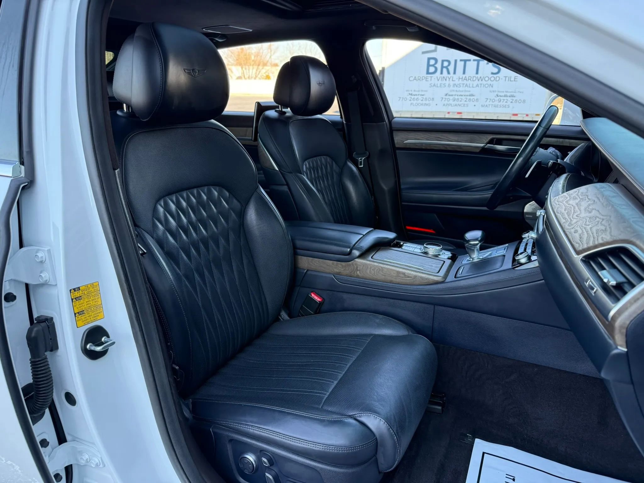 Used 2021 Genesis G90 5.0 Ultimate image 31