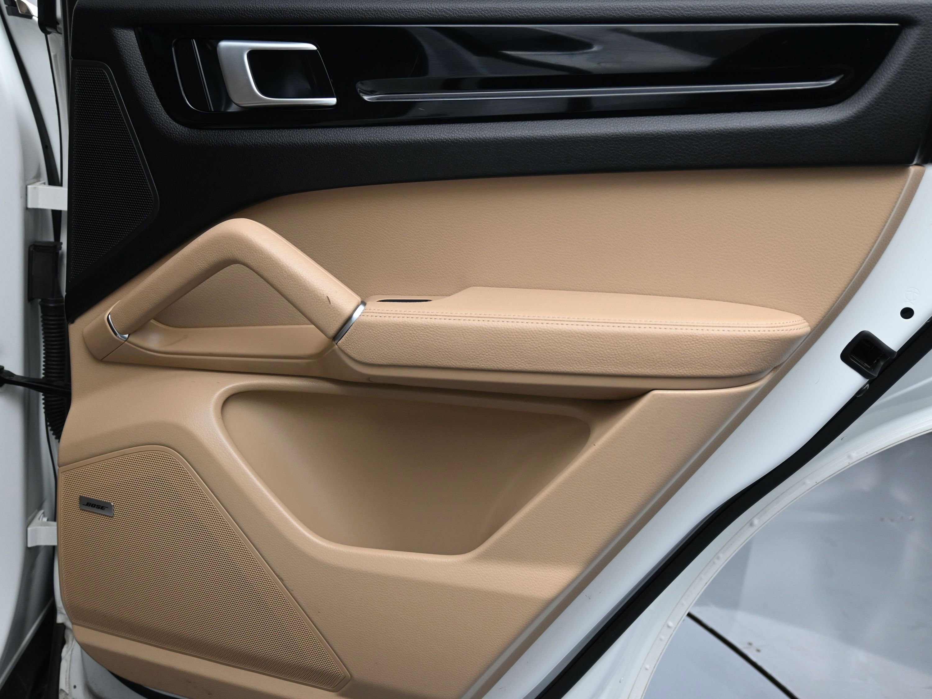 Used 2022 Porsche Cayenne image 12