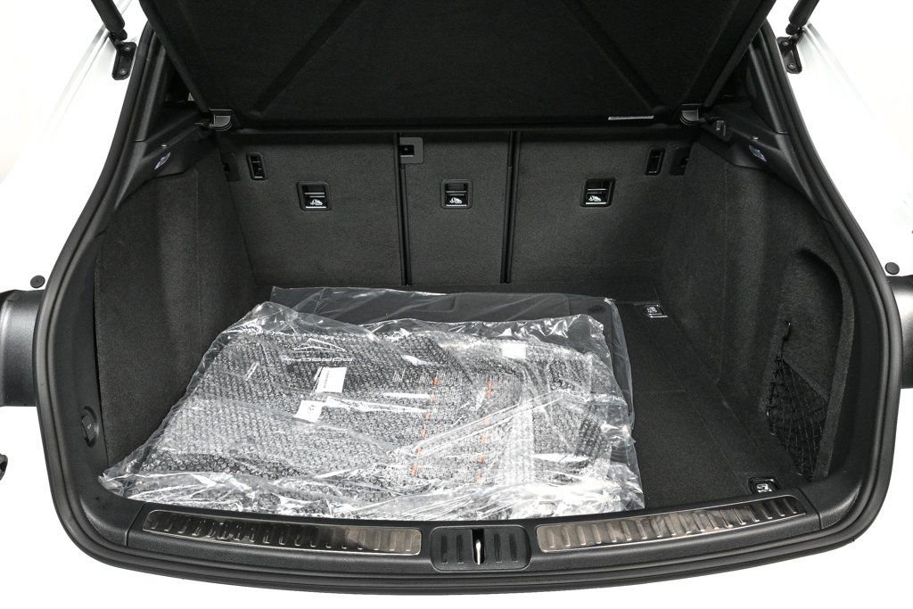 Certified 2026 Porsche Macan AWD/4WD image 31