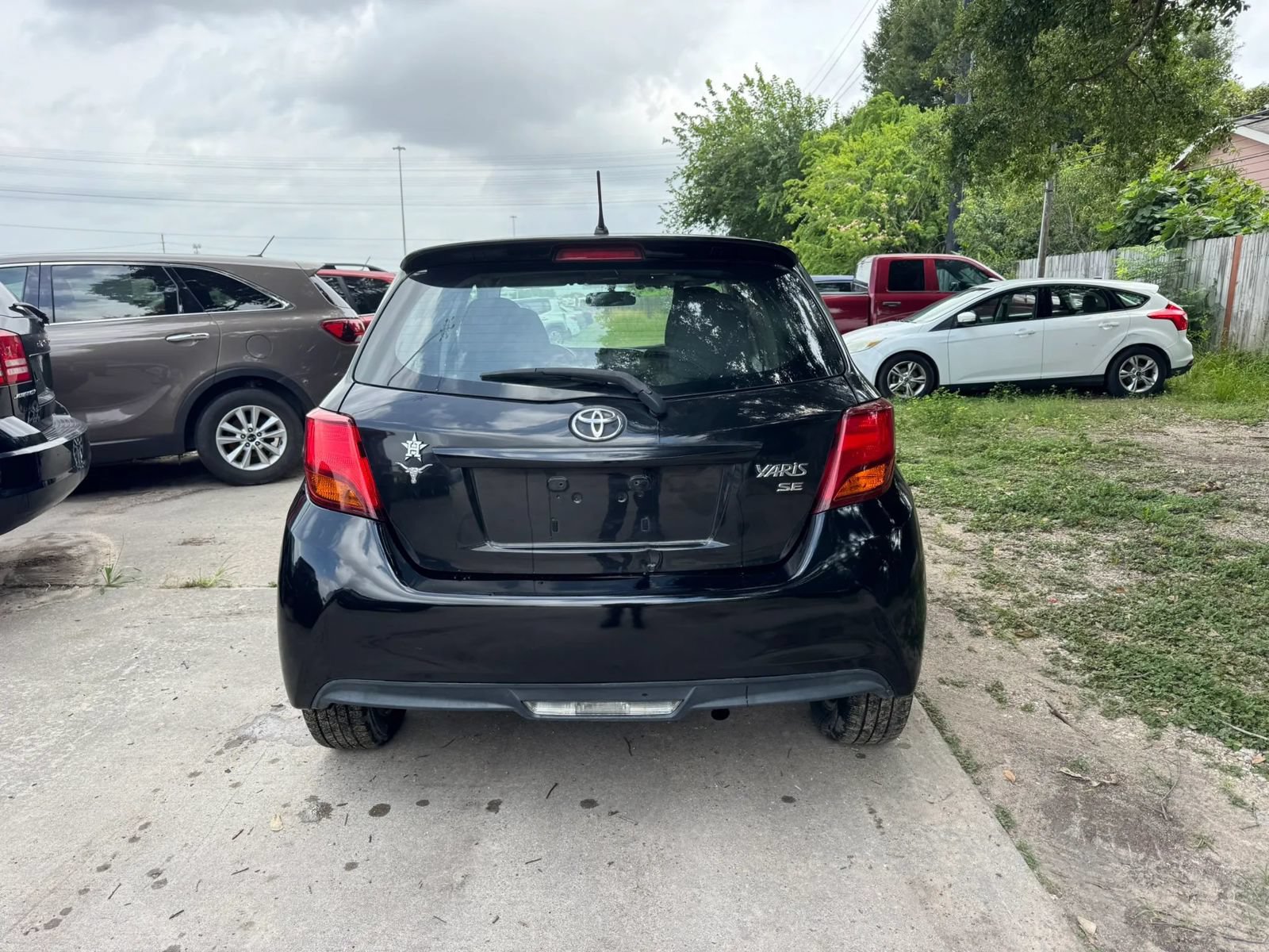 Used 2015 Toyota Yaris SE FWD image 7