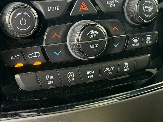 Used 2019 Jeep Grand Cherokee Altitude image 21