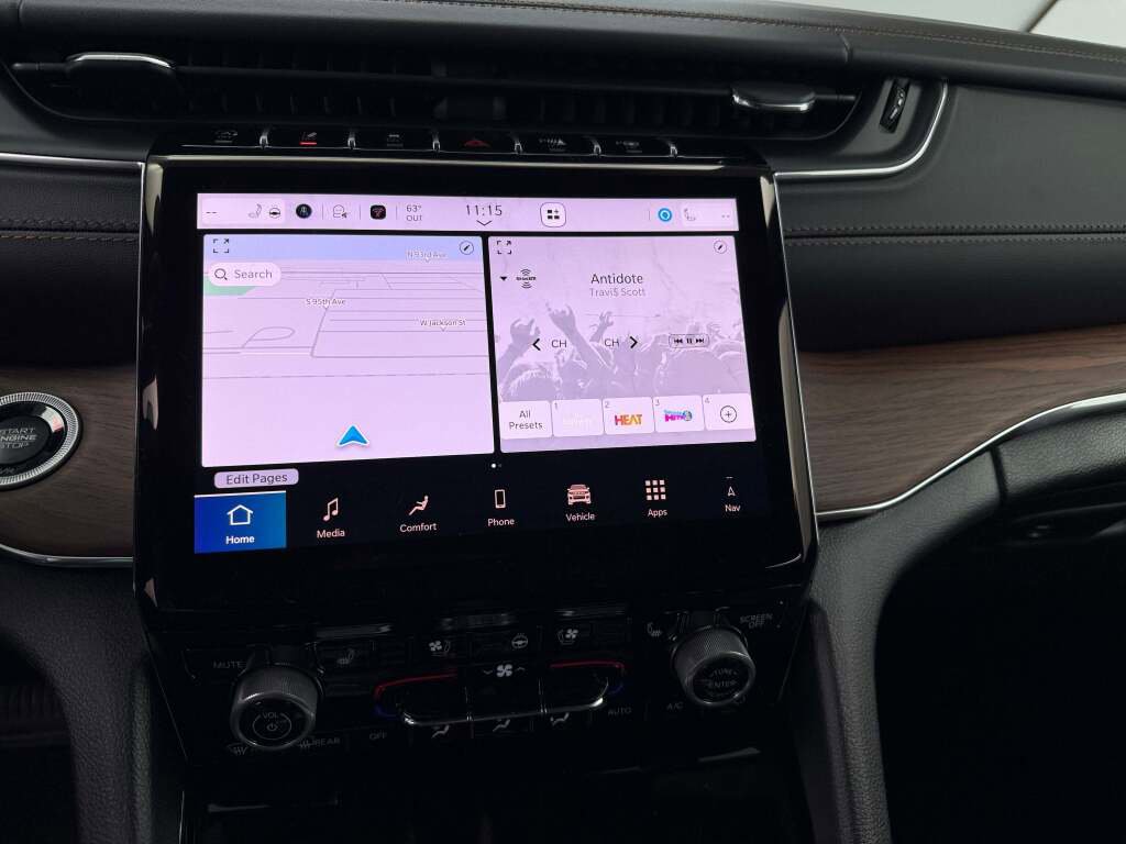 New 2025 Jeep Grand Cherokee L Summit w/ Luxury Tech Group V image 37