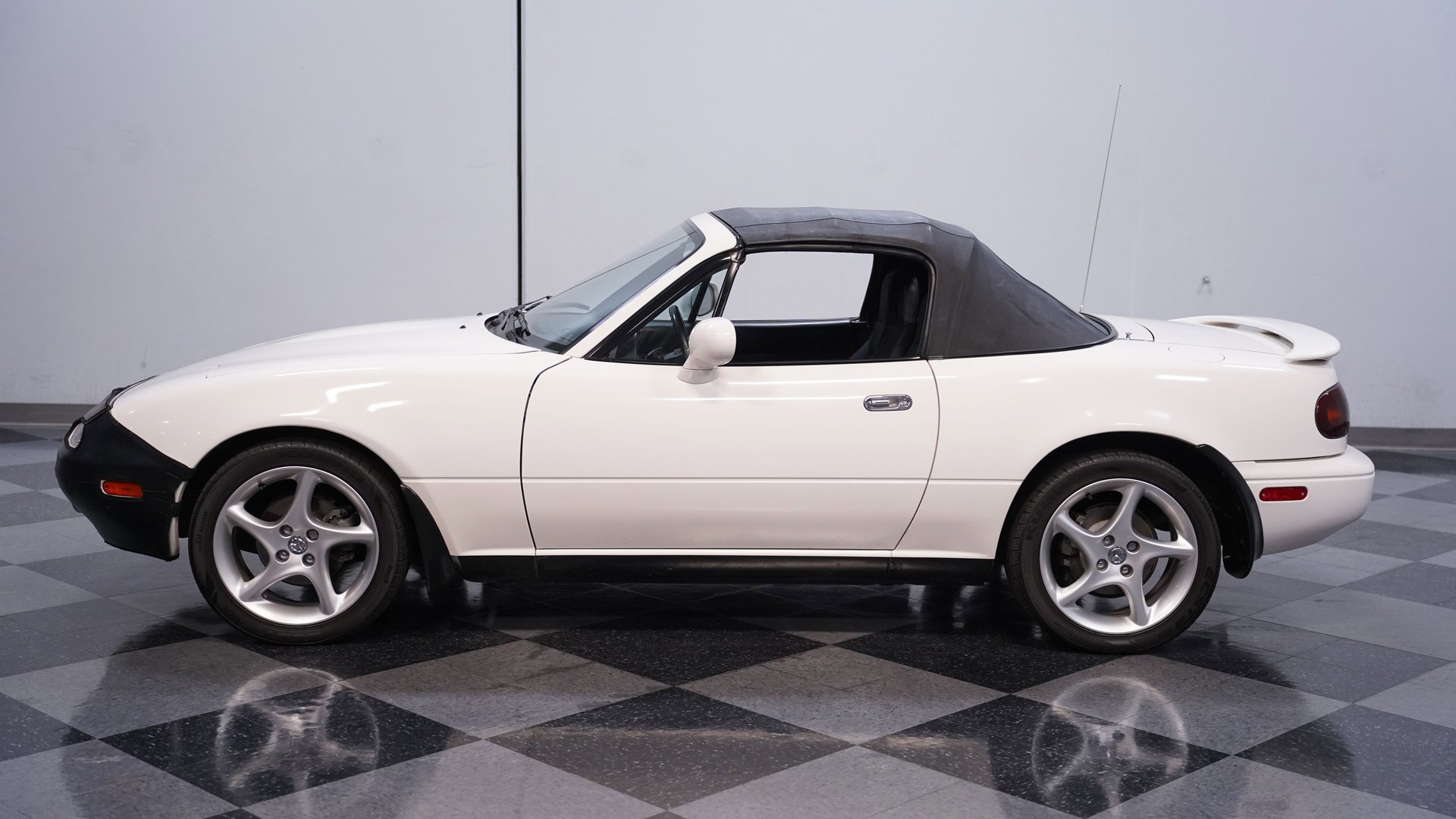 Used 1994 MAZDA MX-5 Miata image 2