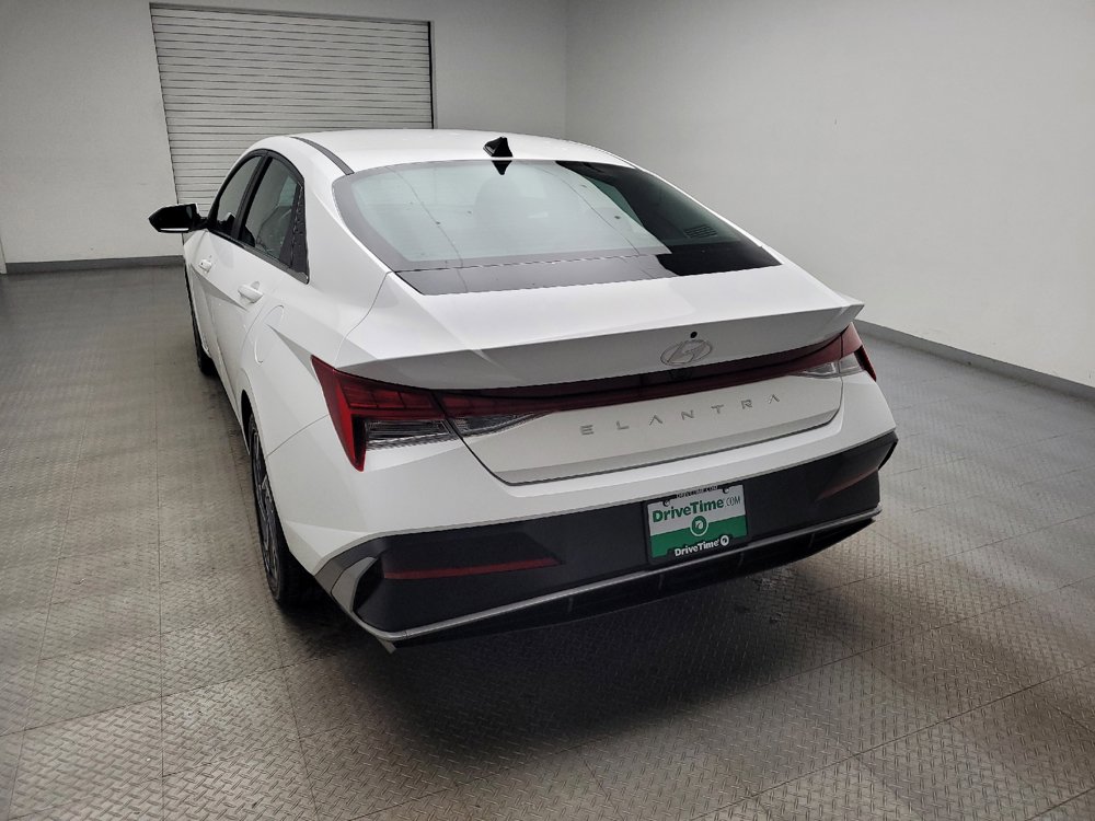 Used 2025 Hyundai Elantra SEL FWD image 6