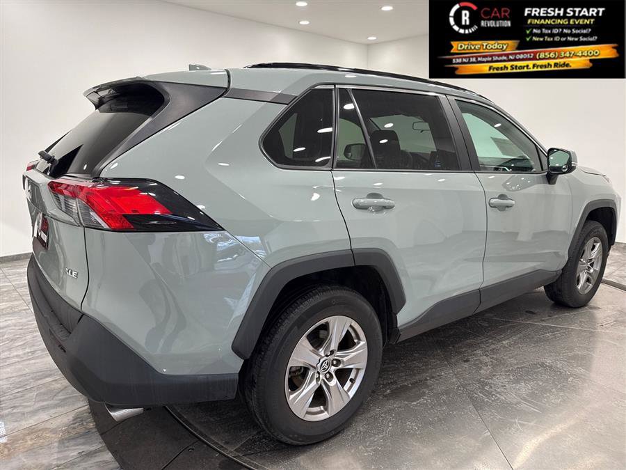 Used 2022 Toyota RAV4 XLE image 47