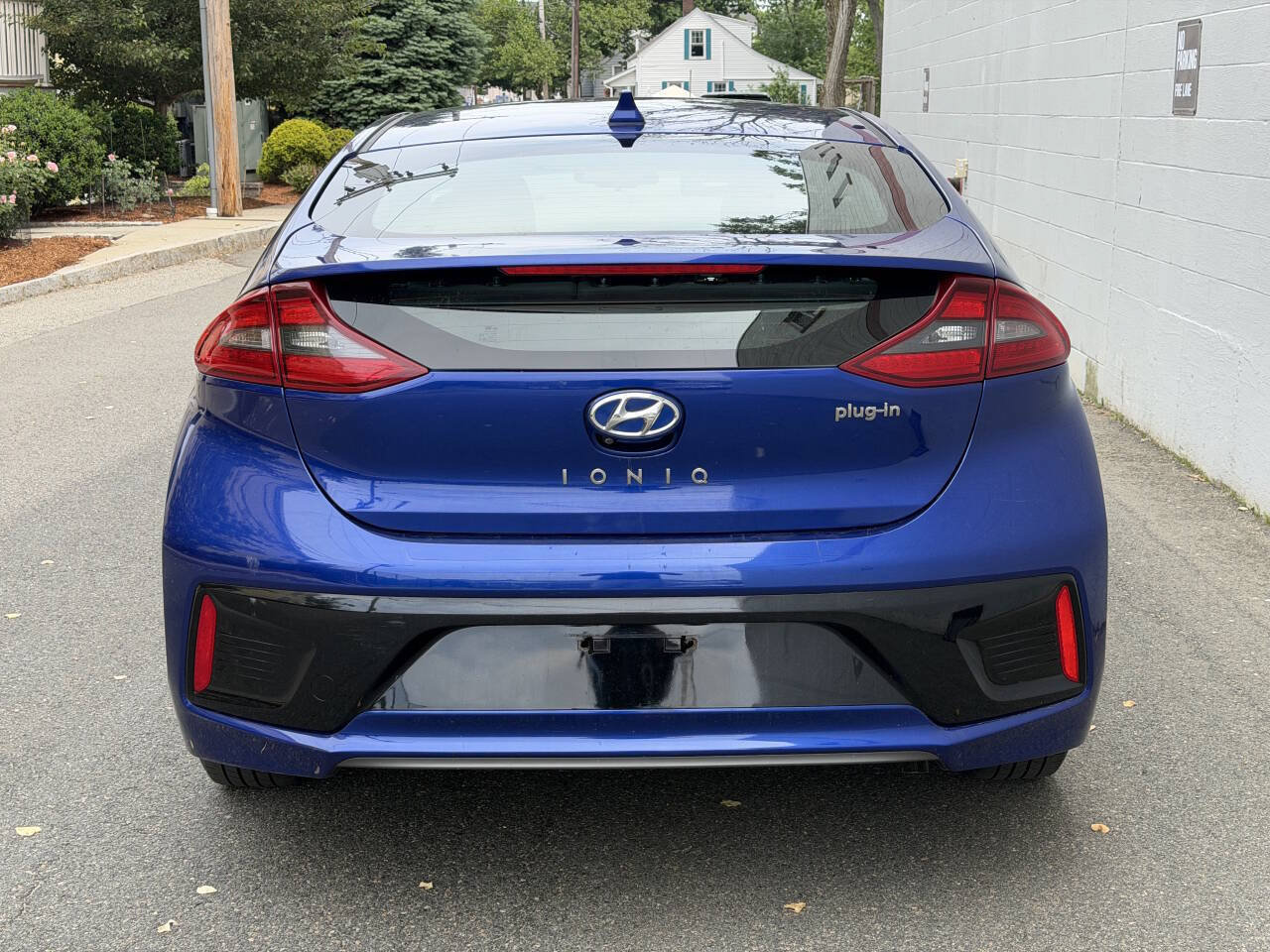 Used 2019 Hyundai Ioniq Plug-In Hybrid FWD image 6