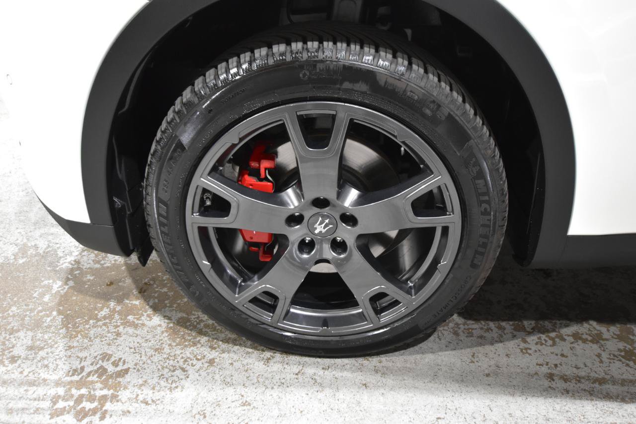 Used 2018 Maserati Levante AWD/4WD image 59