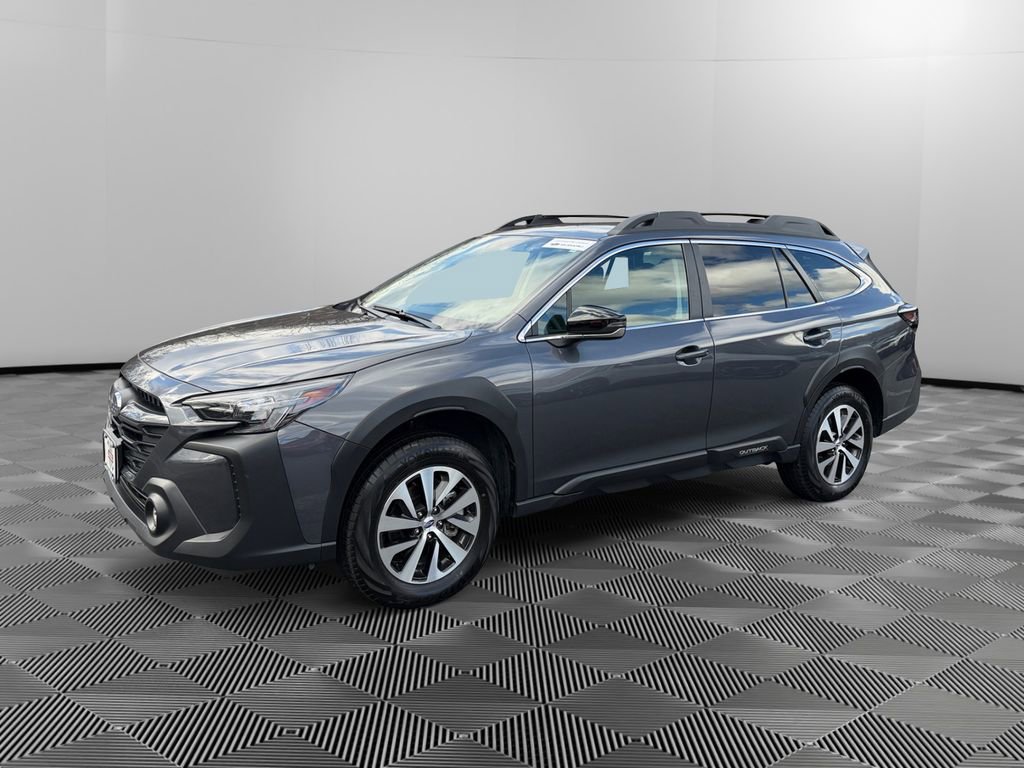 Used 2025 Subaru Outback Premium image 3