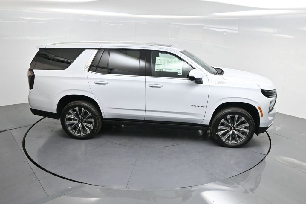 New 2026 Chevrolet Tahoe High Country AWD/4WD image 9