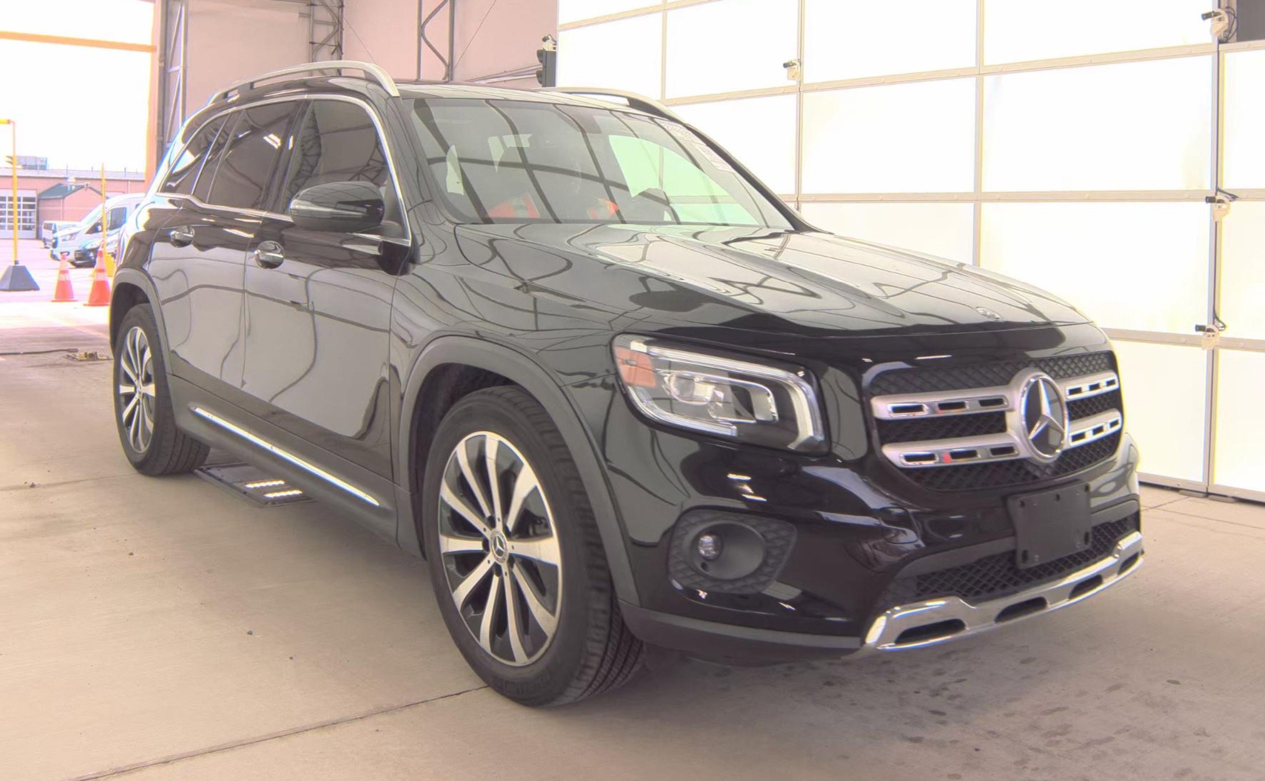 Used 2020 Mercedes-Benz GLB 250 4MATIC image 3
