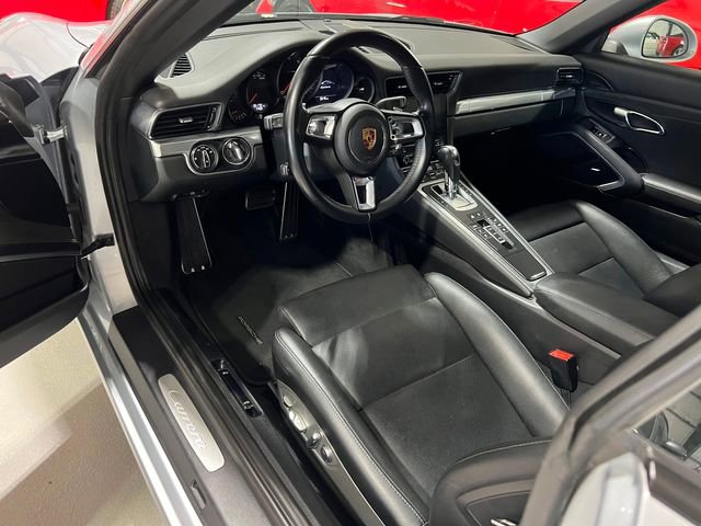 Used 2017 Porsche 911 Carrera RWD image 6