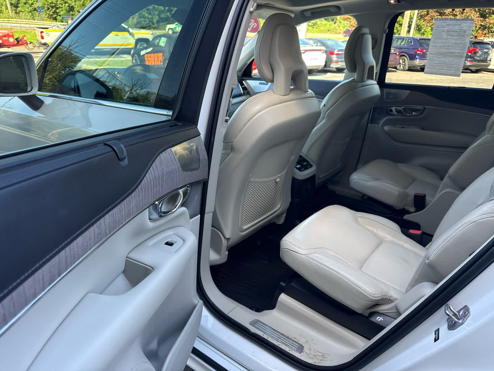 Used 2022 Volvo XC90 T8 Inscription w/ Advanced Package AWD/4WD image 18