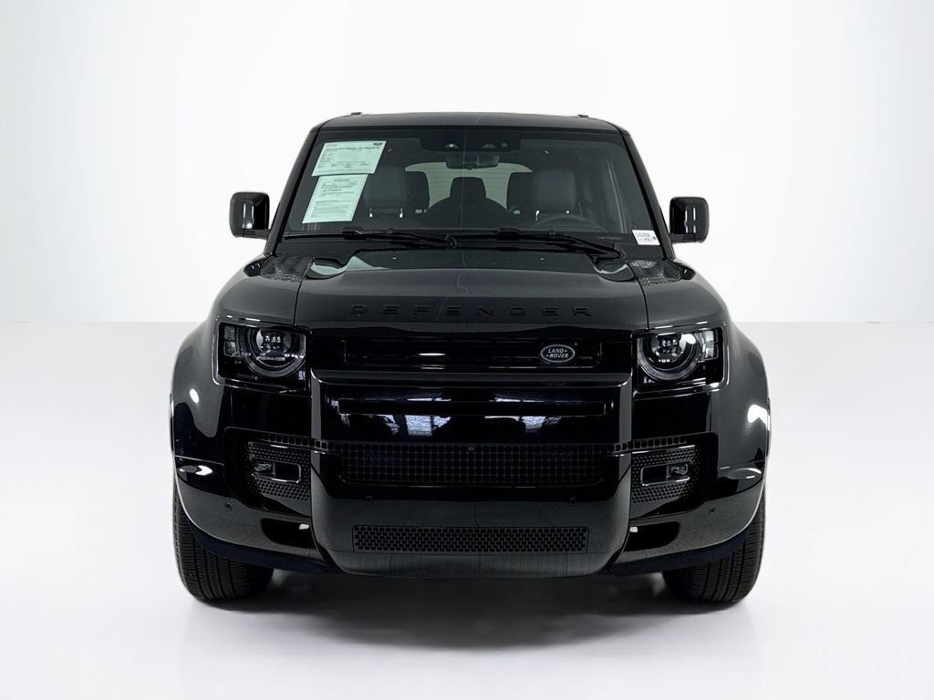 Used 2025 Land Rover Defender 130 X-Dynamic SE image 8