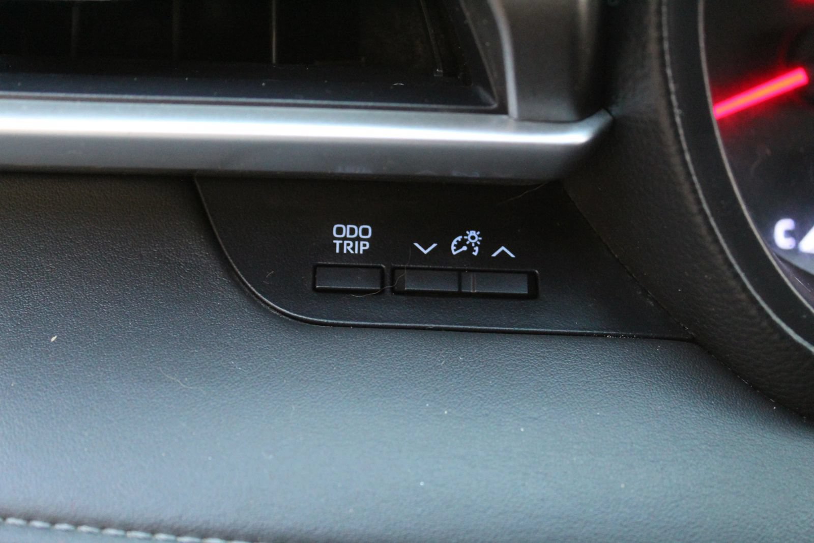 Used 2021 Toyota Highlander L FWD image 29