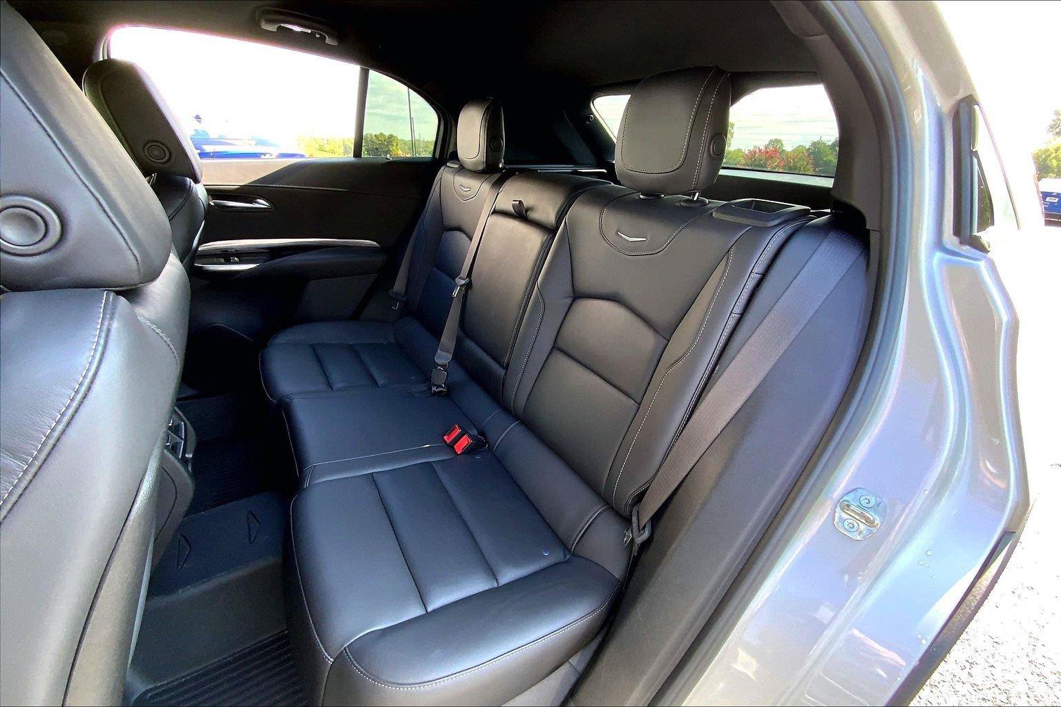 Used 2022 Cadillac XT4 Luxury w/ Cold Weather Package AWD/4WD image 23