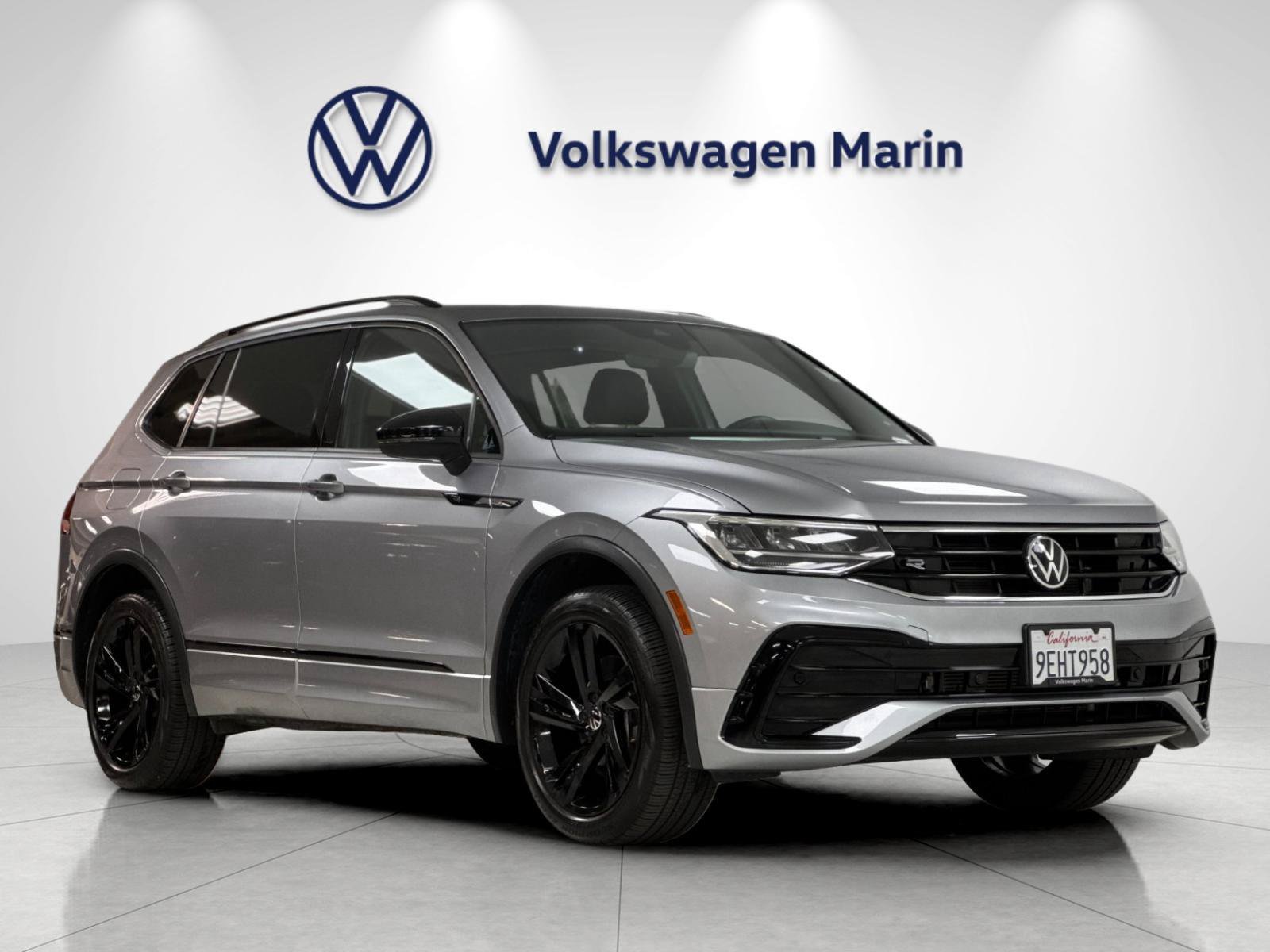 Used 2023 Volkswagen Tiguan SE R-Line AWD/4WD image 7