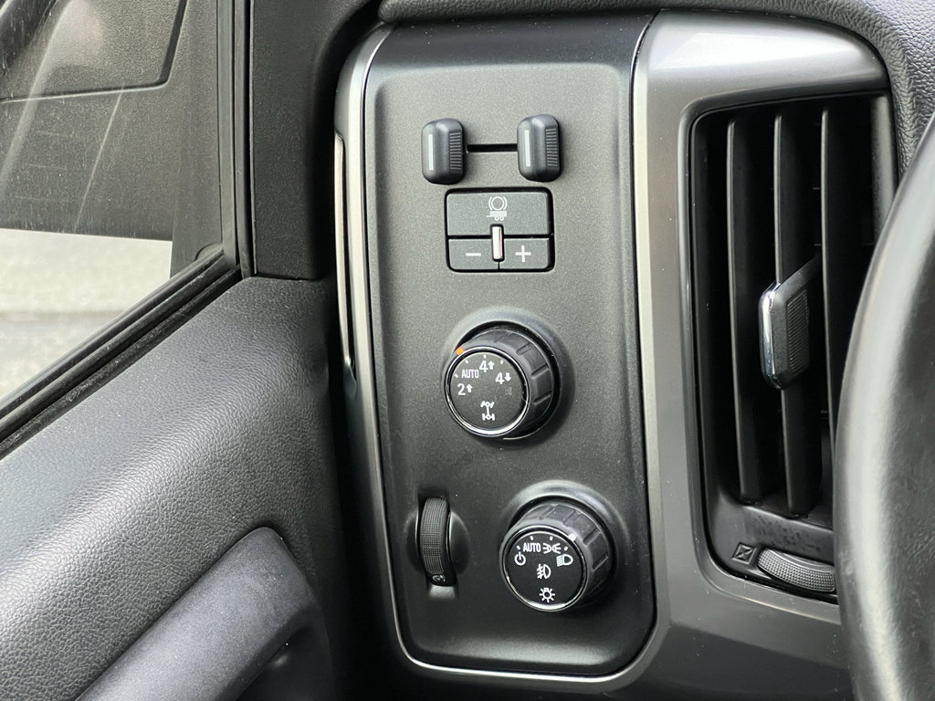 Used 2015 Chevrolet Silverado 1500 LT w/ Midnight Edition image 25