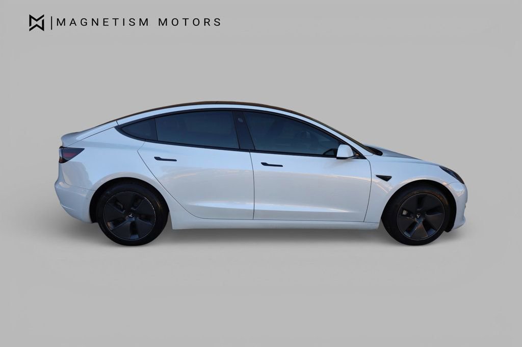 Used 2021 Tesla Model 3 Standard Range Plus image 3