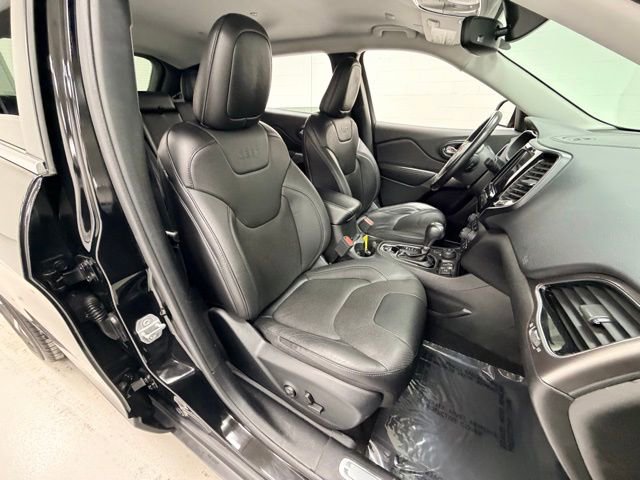 Used 2020 Jeep Cherokee Limited image 29