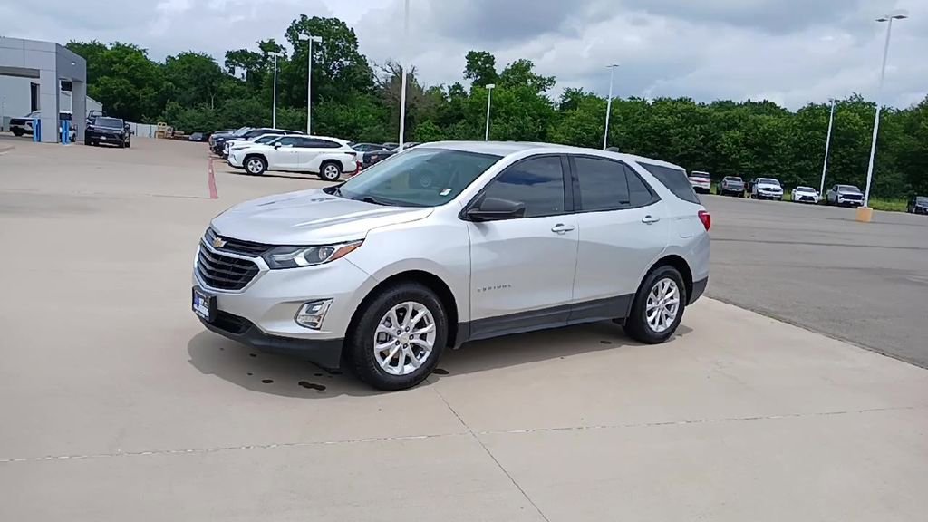 Used 2019 Chevrolet Equinox LS w/ LS Convenience Package FWD image 4