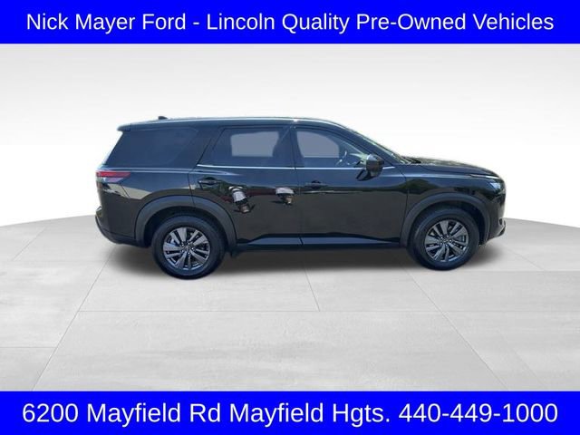 Used 2023 Nissan Pathfinder S w/ Cargo Package image 8