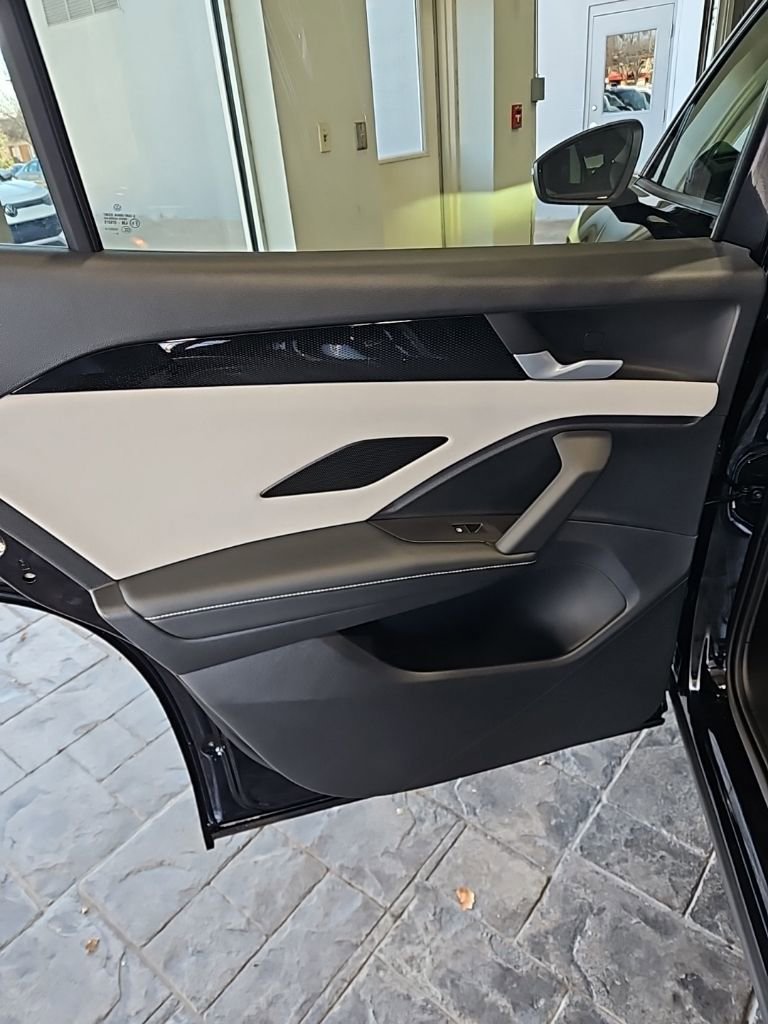 New 2026 Volkswagen Tiguan SE image 21