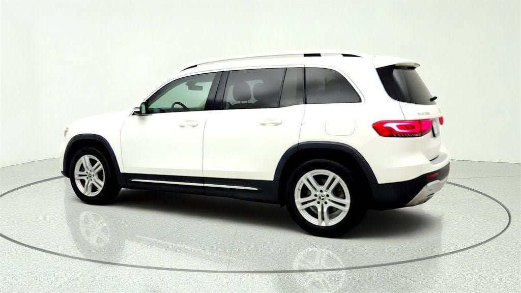Used 2023 Mercedes-Benz GLB 250 4MATIC w/ Premium Package image 7