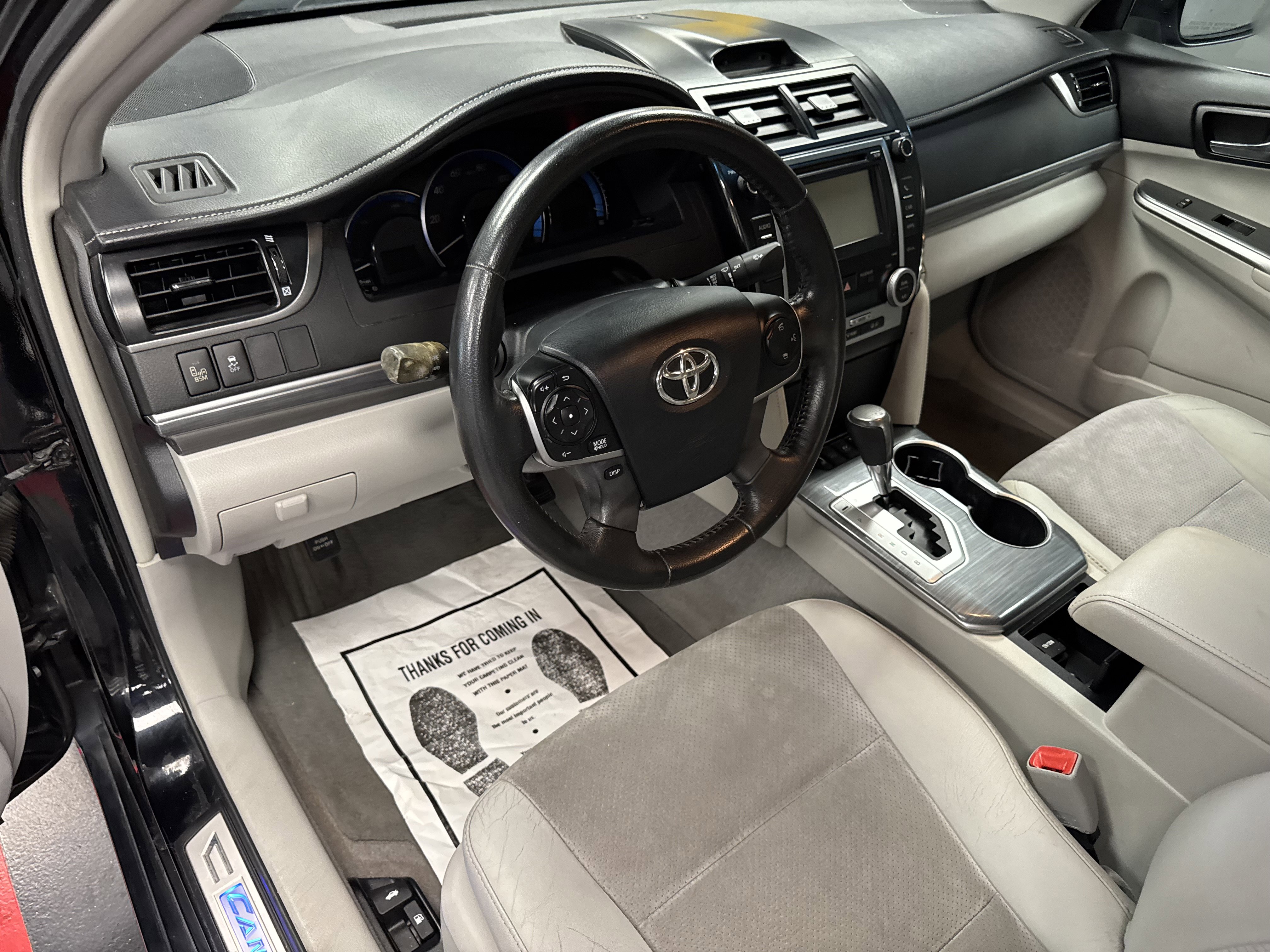 Used 2013 Toyota Camry LE image 10