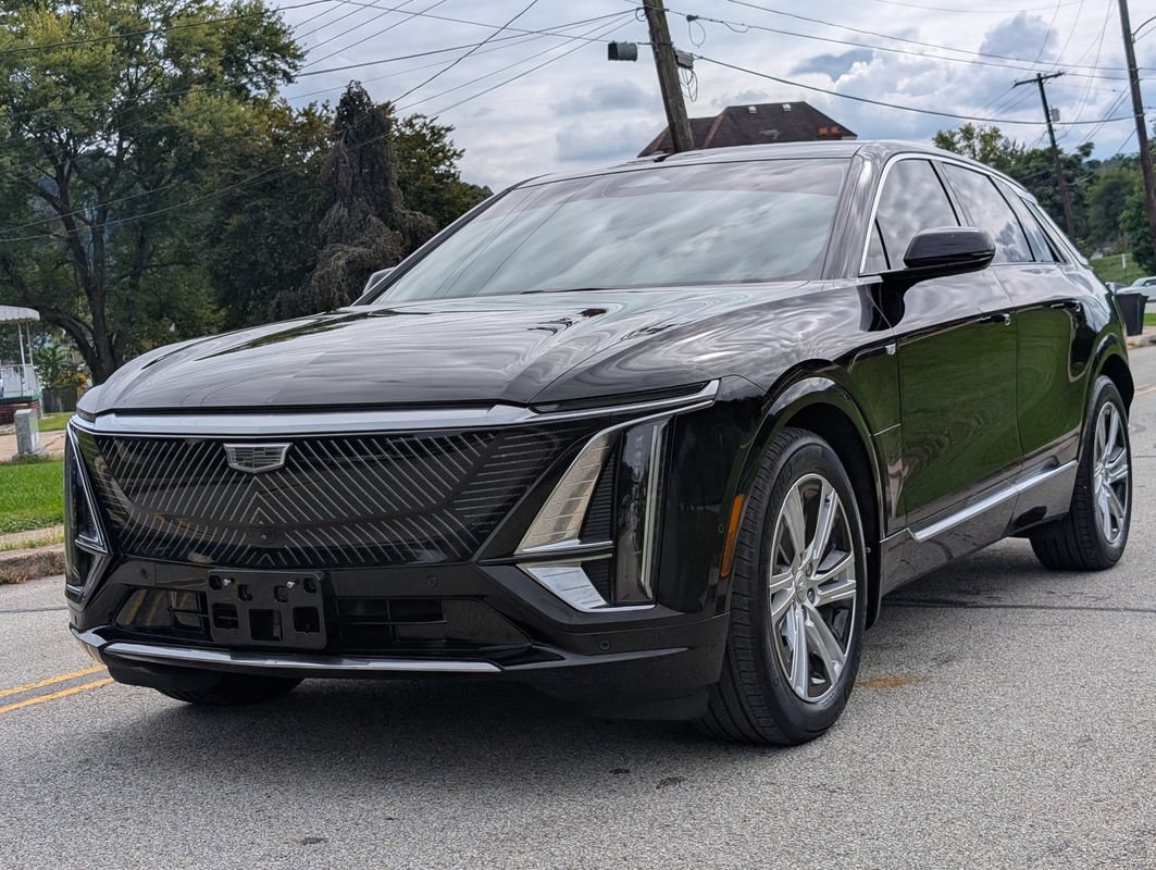 Used 2024 Cadillac Lyriq Tech w/ Driver Assist Package AWD/4WD image 19