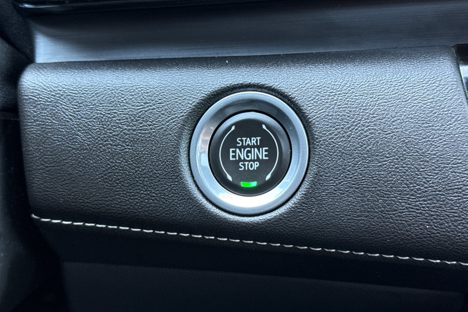 Used 2023 Cadillac Escalade ESV Premium Luxury w/ Performance Package image 29