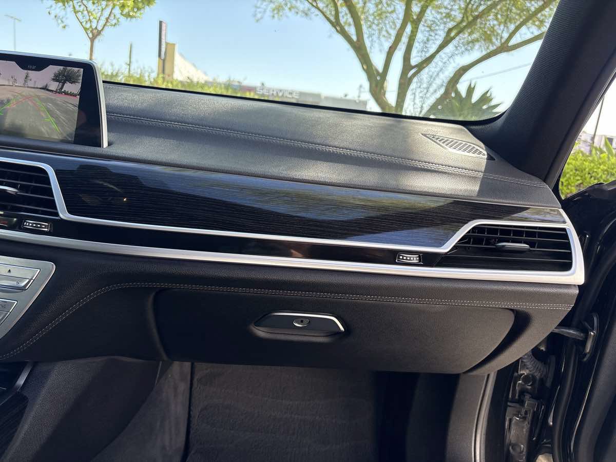 Used 2019 BMW 740i w/ M Sport Package RWD image 20