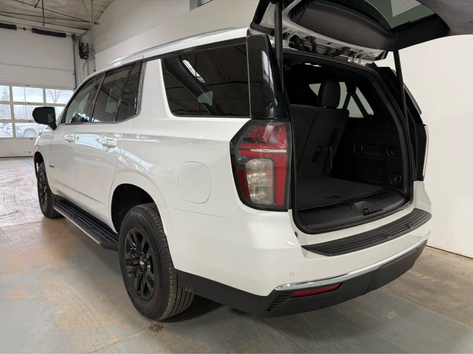 Certified 2023 Chevrolet Tahoe LT AWD/4WD image 4