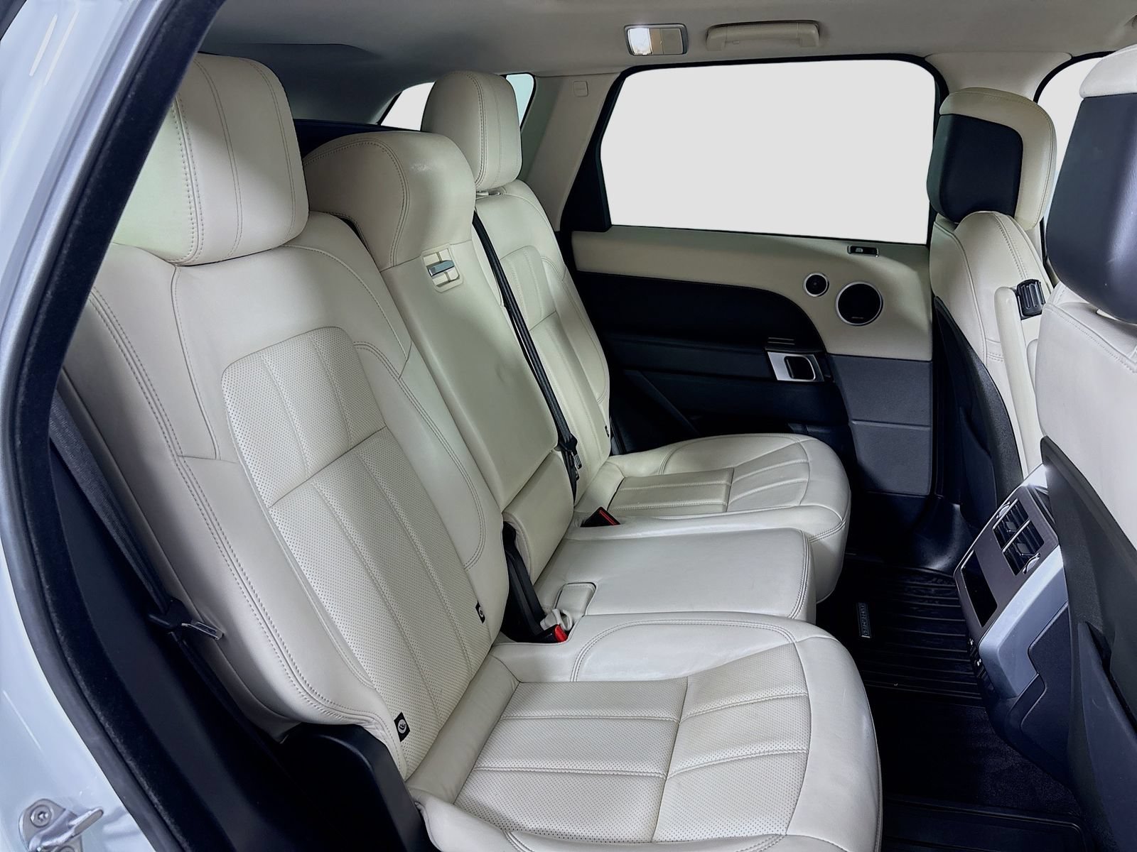 Used 2020 Land Rover Range Rover Sport HSE AWD/4WD image 28