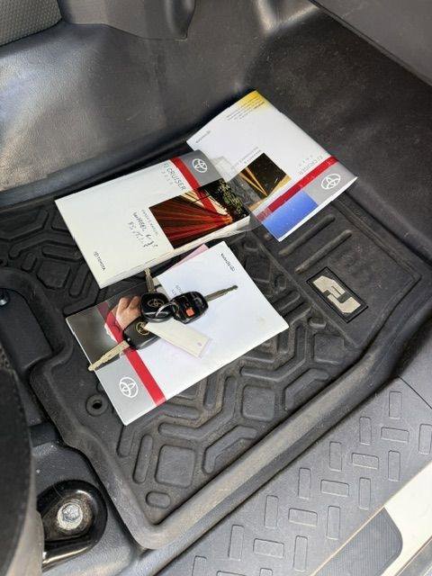 Used 2010 Toyota FJ Cruiser 4WD image 37