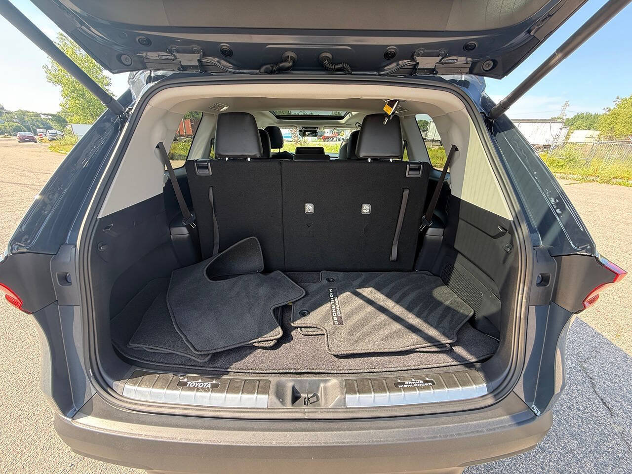 Used 2026 Toyota Grand Highlander AWD Hybrid image 15
