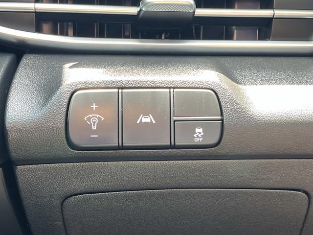 Used 2023 Hyundai Elantra SEL FWD image 31