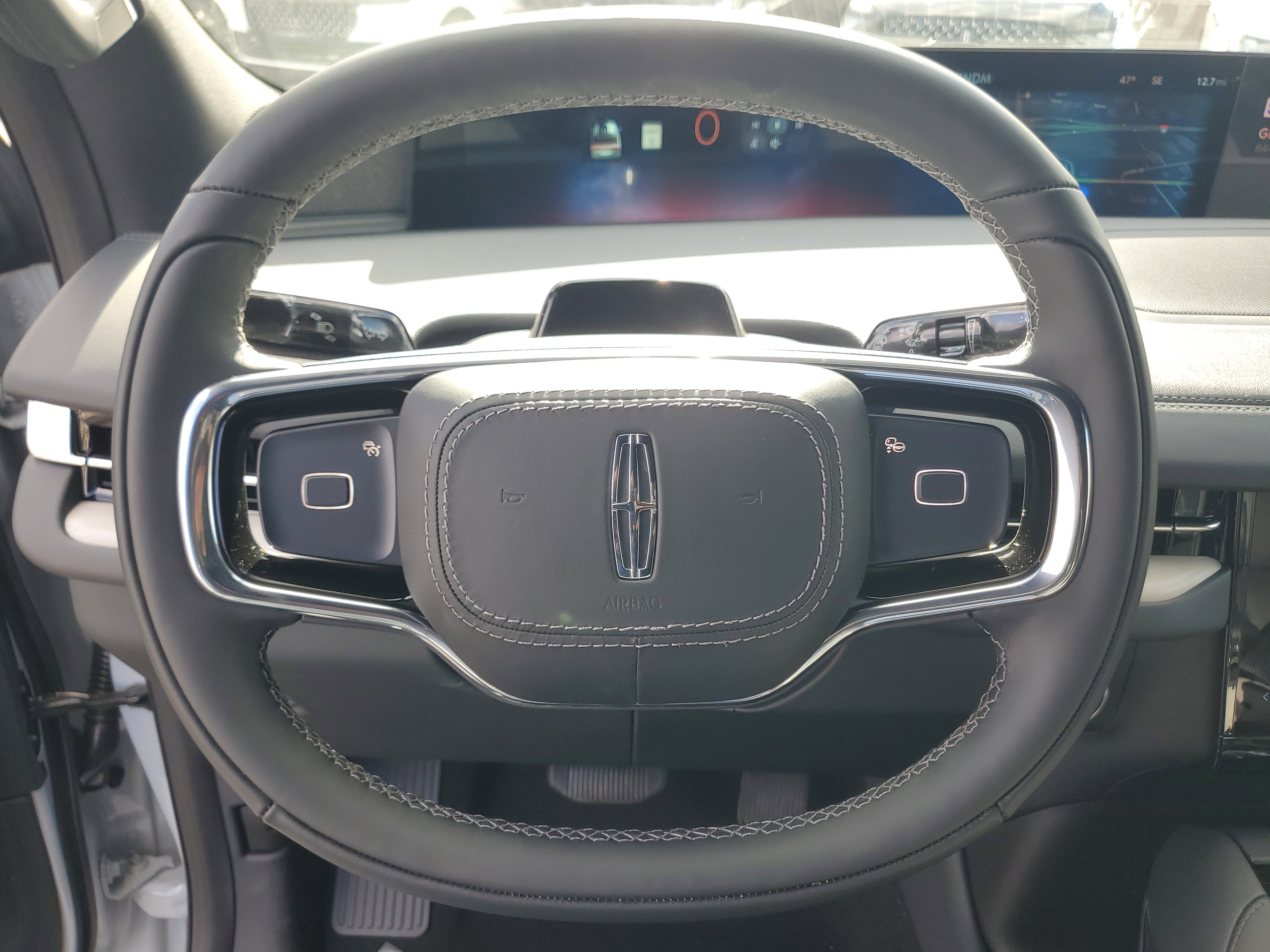 New 2025 Lincoln Navigator Reserve w/ Jet Appearance Package image 16