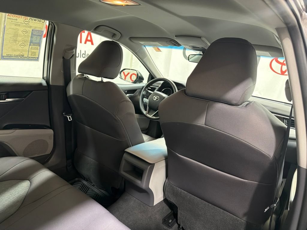 Used 2018 Toyota Camry LE FWD image 14